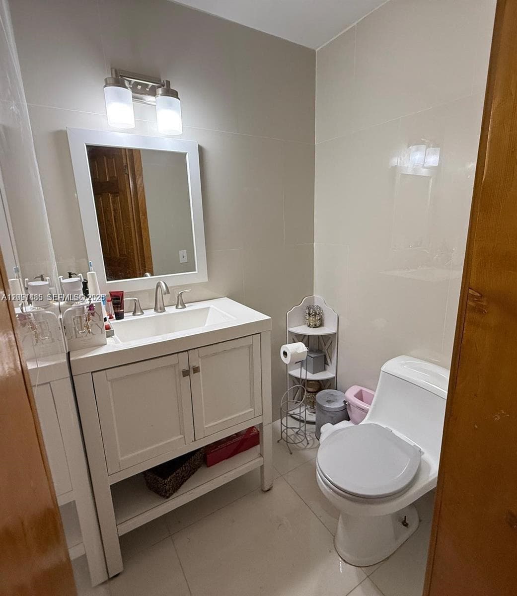 6504 Kendale Lakes Dr #404 photo 4