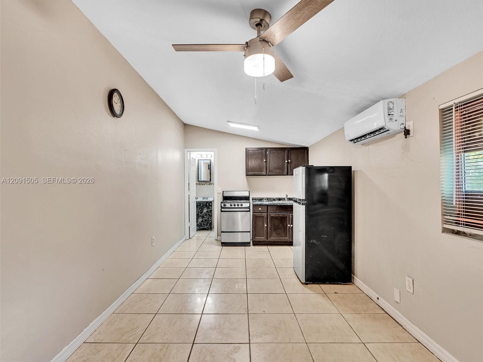 365 NE 171st Ter photo 23