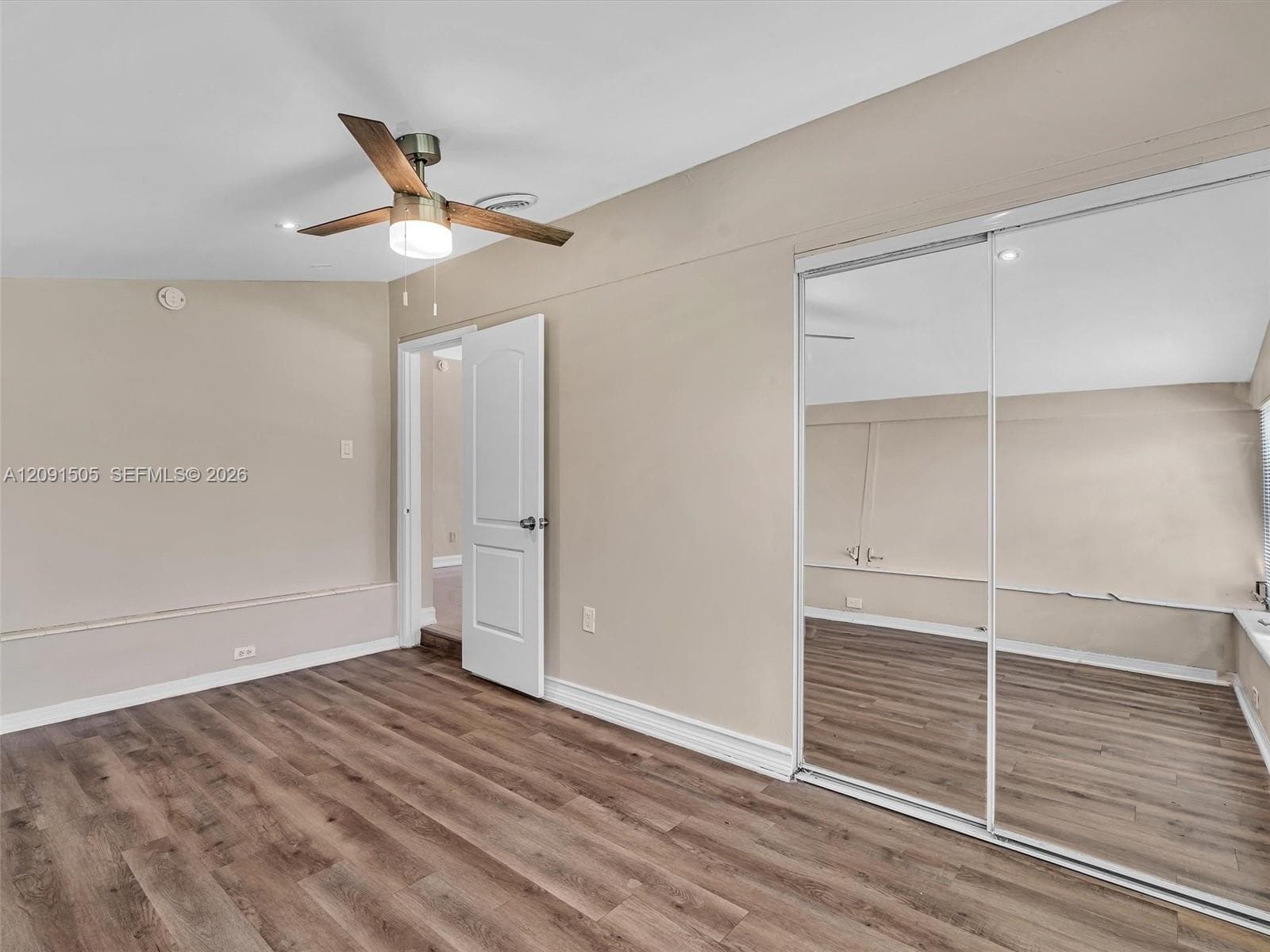 365 NE 171st Ter photo 17