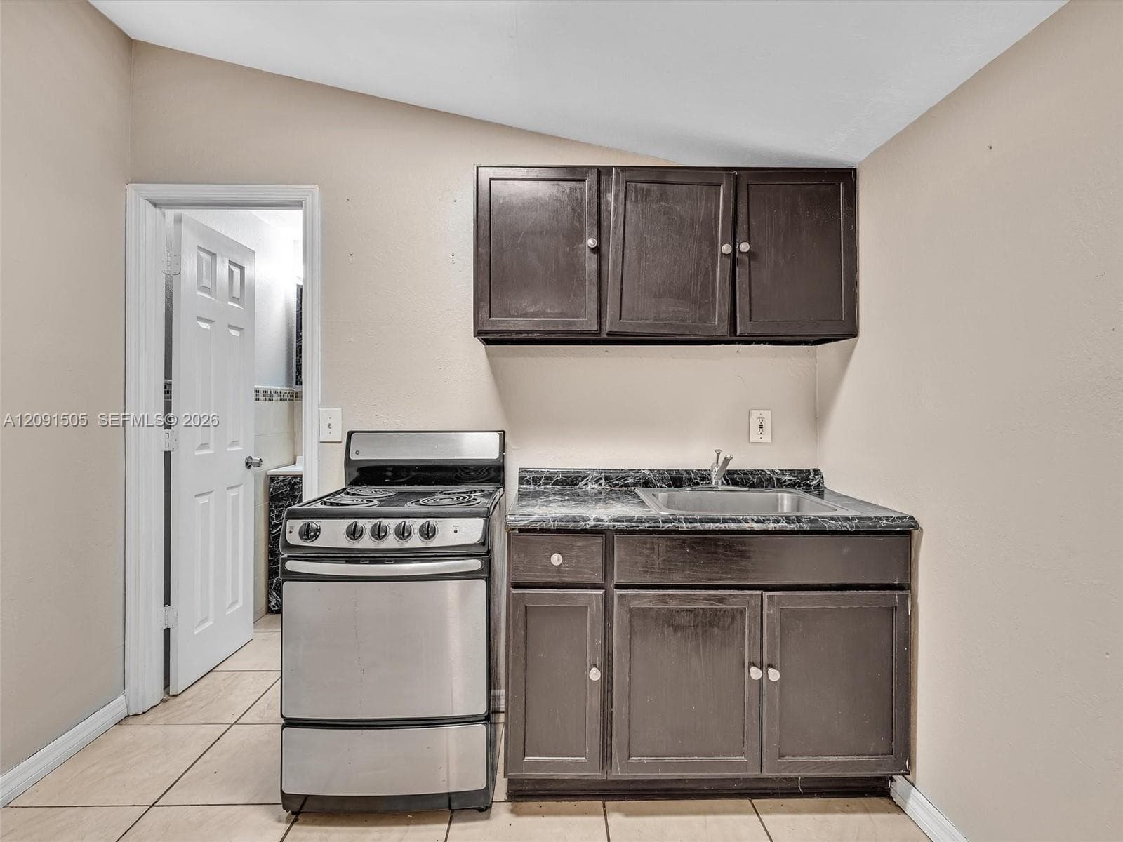 365 NE 171st Ter photo 29