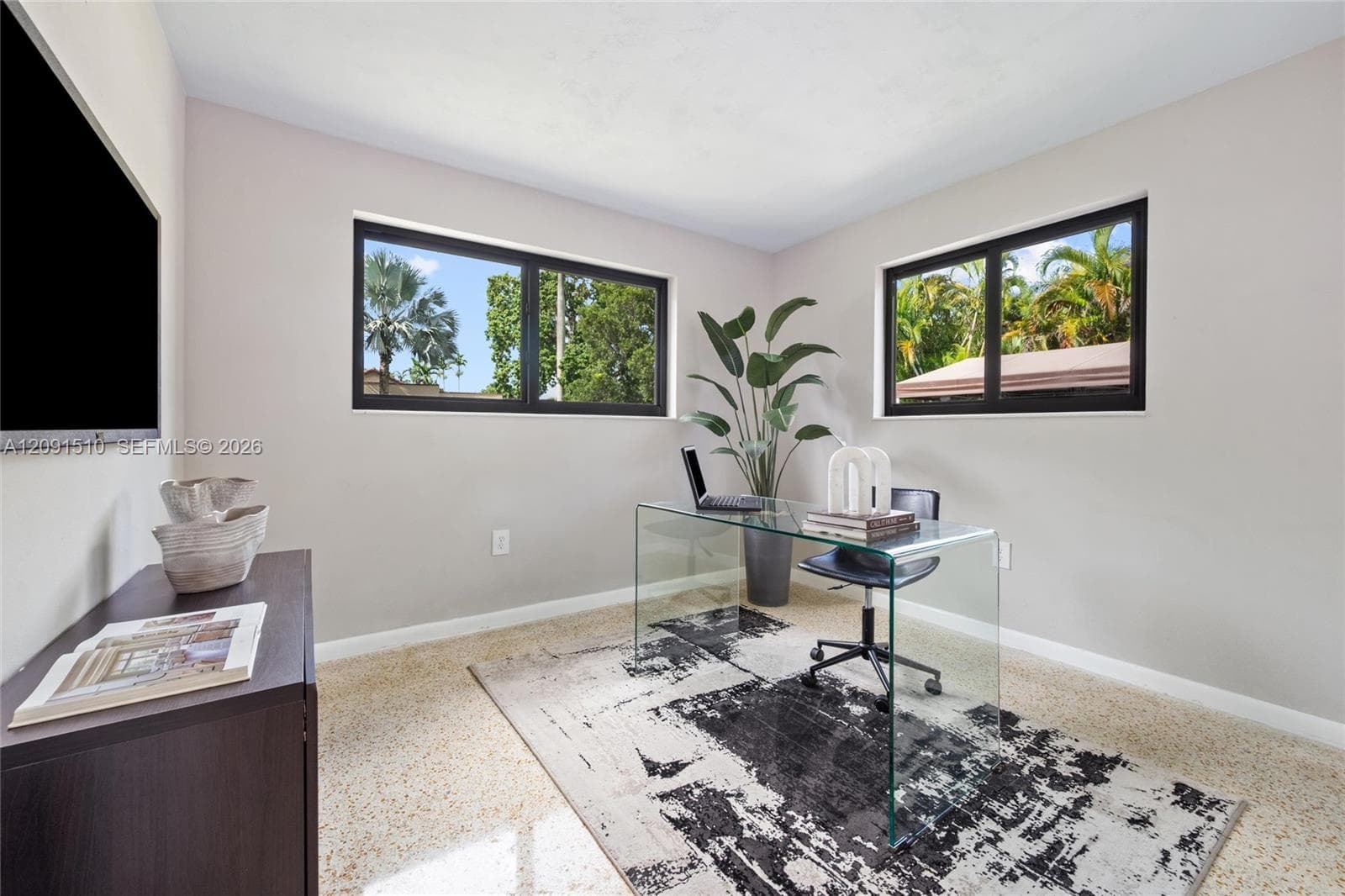 Bedroom 2/Office