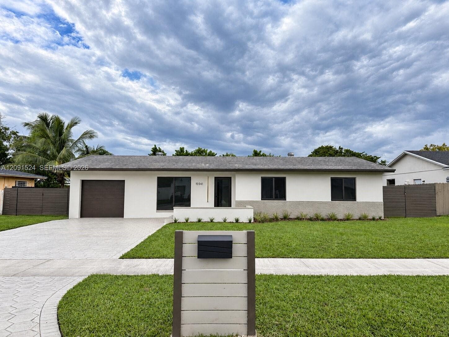 15941 SW 104th Ct photo 3