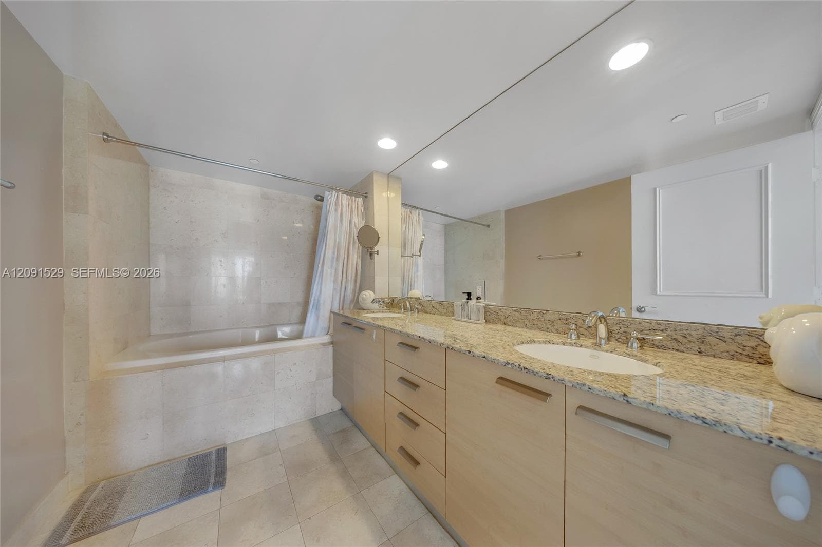 BEACH CLUB THREE CONDO · #3607 in Hallandale Beach - Photo 31