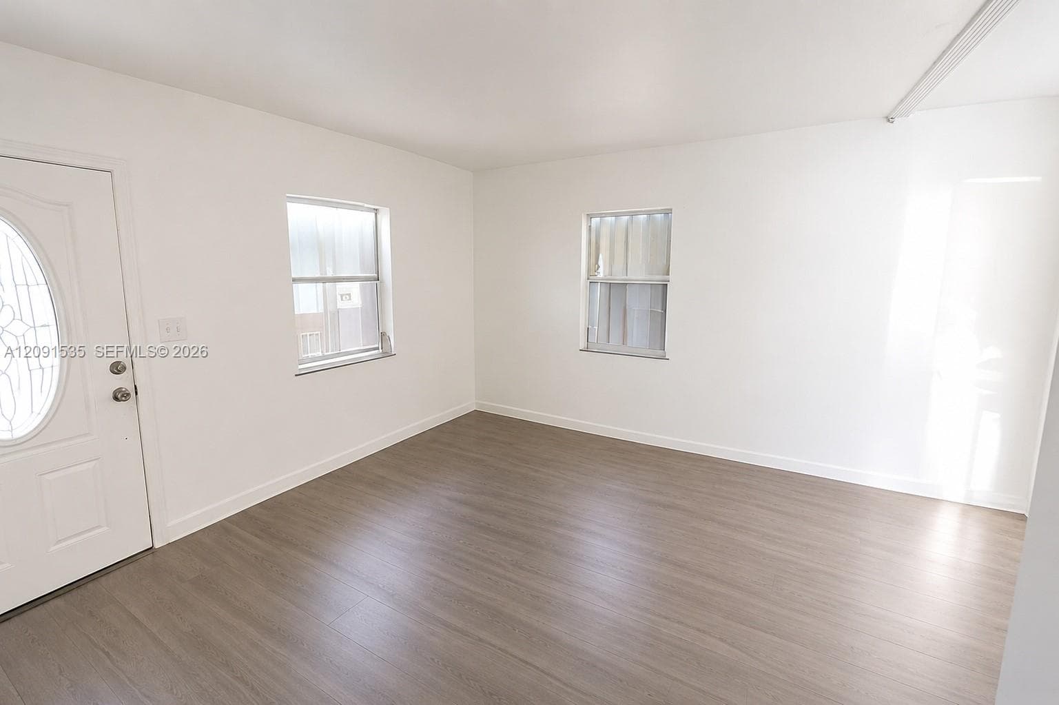 1211 Kasim St photo 2