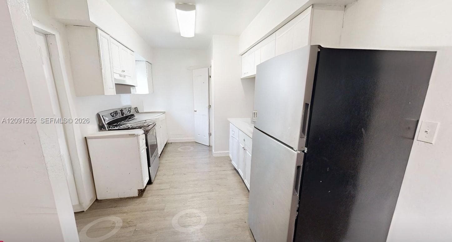 1211 Kasim St photo 4