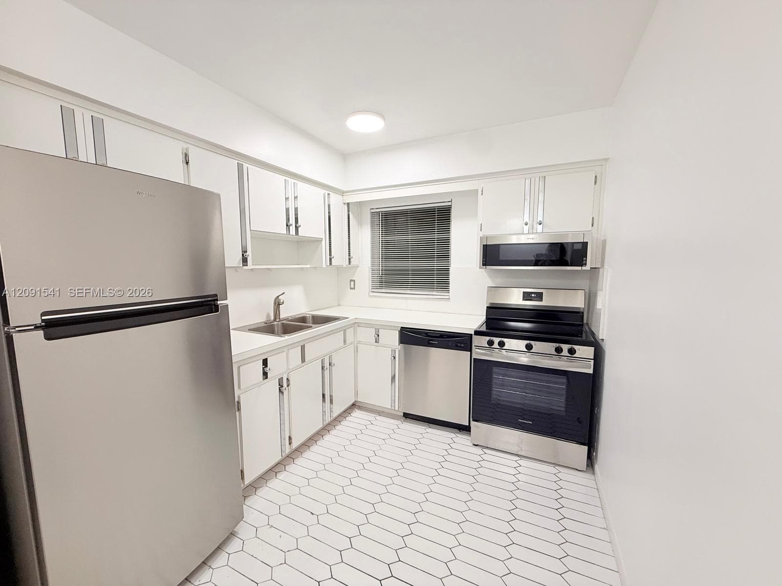 COLONIAL HOUSE CONDO · #309 in Hallandale Beach - Photo 5