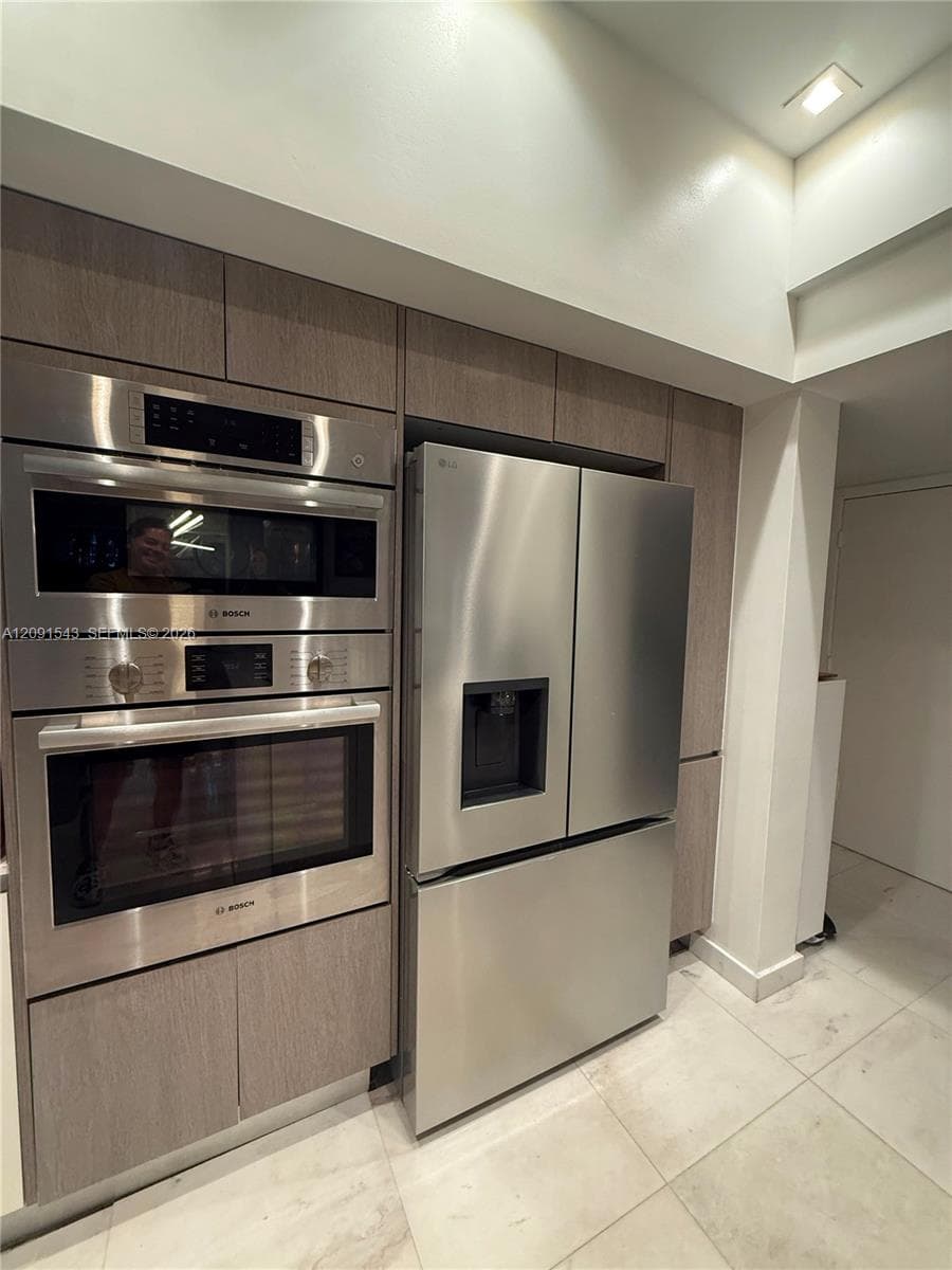 ONE BAY CONDO · #103 in Miami - Photo 6