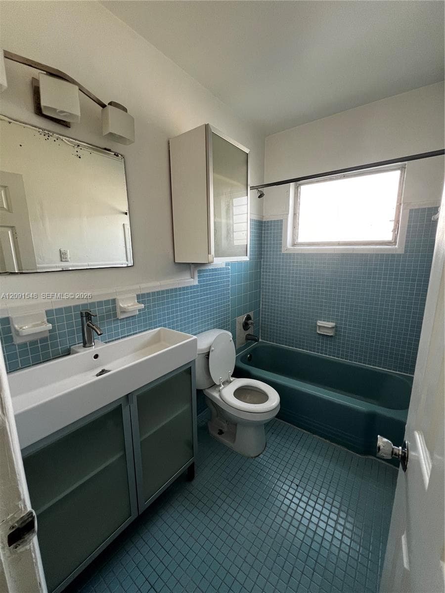 2072 Condo Corp · #8 in North Miami Beach - Photo 10
