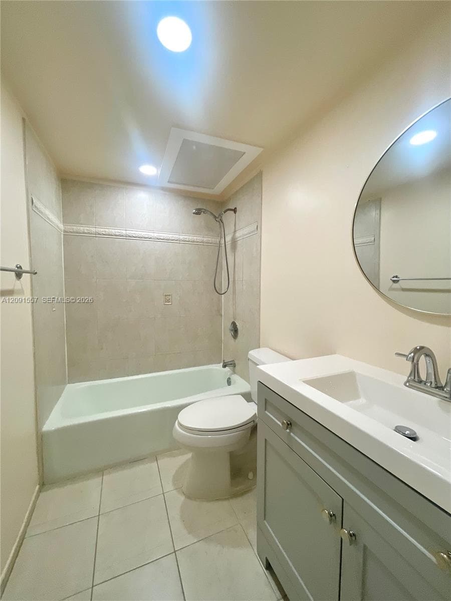SPANISH OAKS CONDO · #23 in Boca Raton - Photo 11