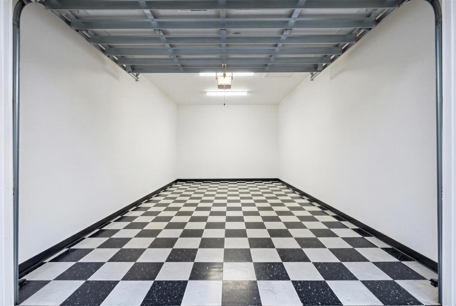 garage 32