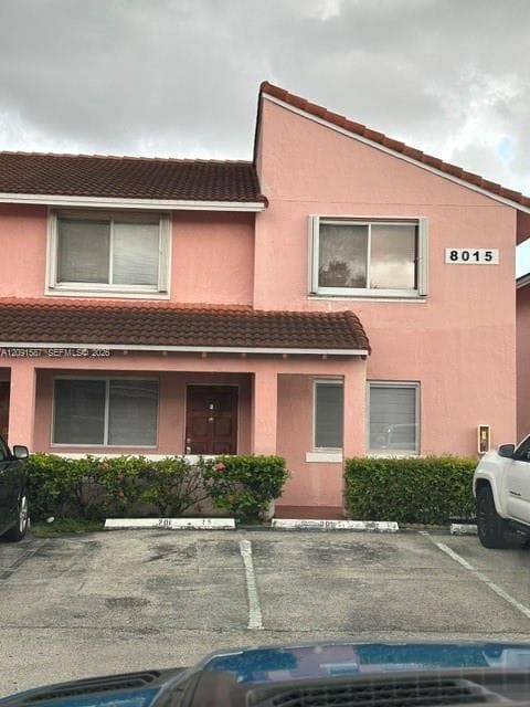 8015 Lake Dr #201 photo 1
