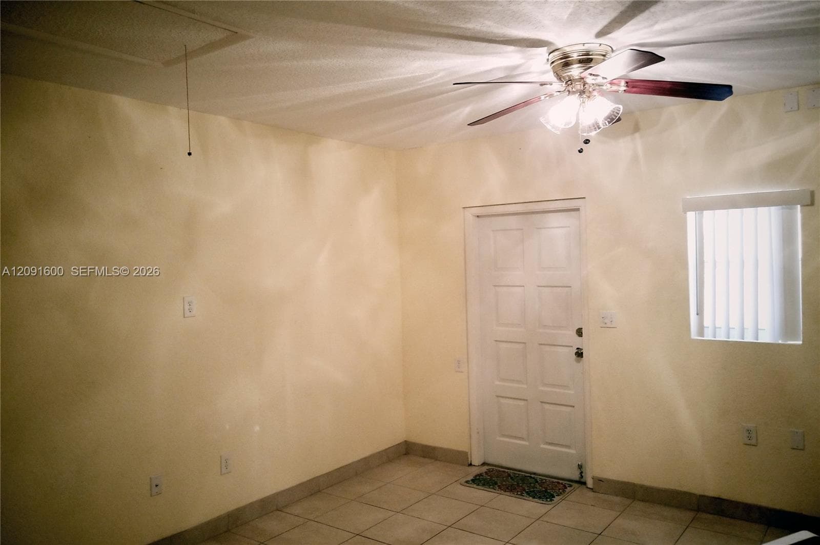 Huge Bonus Room w/Separate Entrance