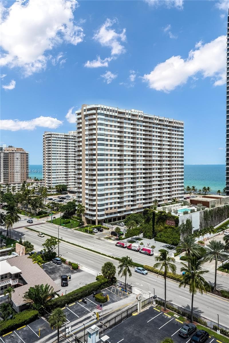AVANT GARDE CONDO · #1406 in Hallandale Beach - Photo 27