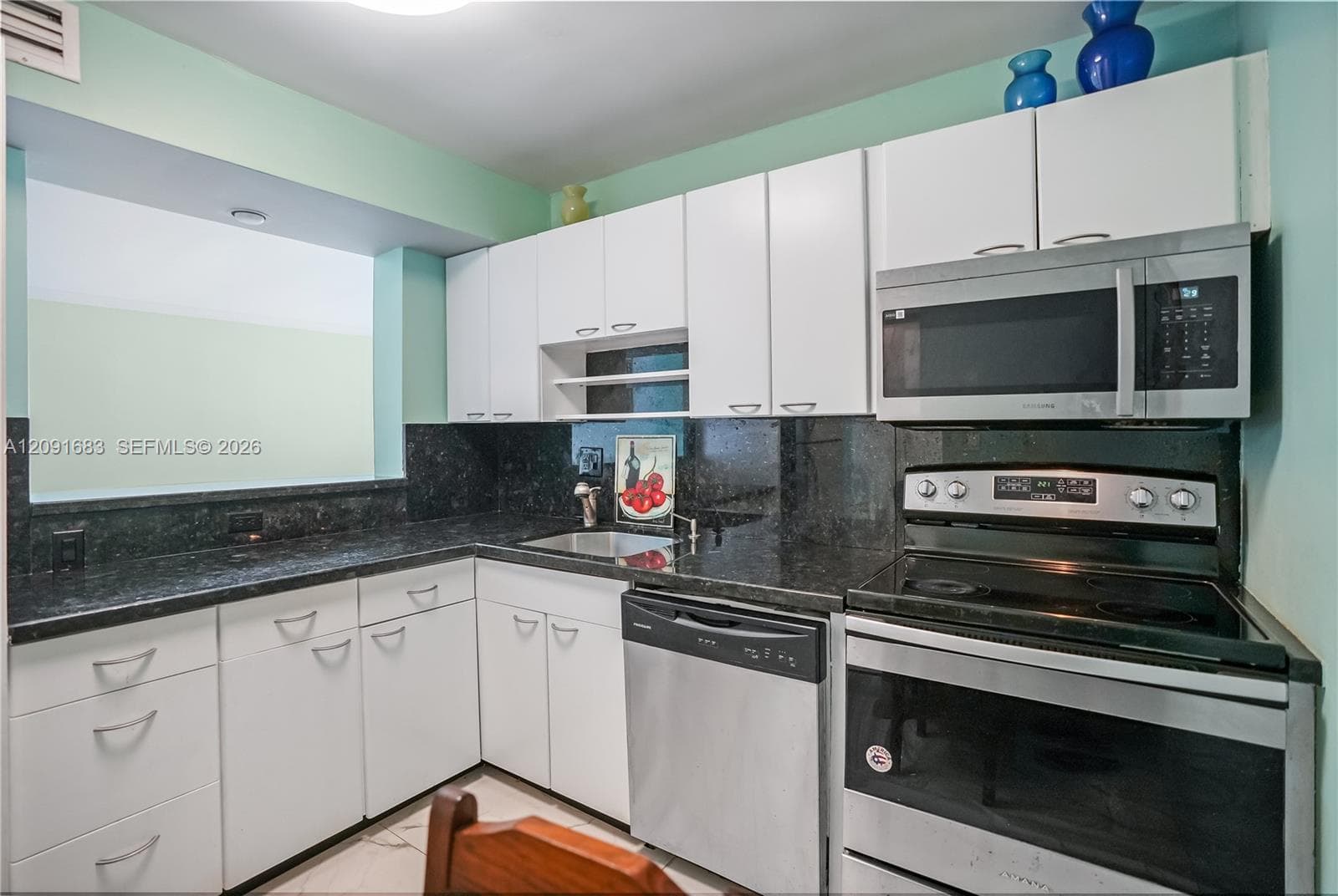 AVANT GARDE CONDO · #1406 in Hallandale Beach - Photo 16