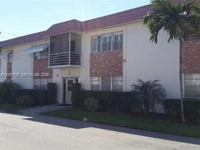 EVERETT ARMS NO 5 CONDO · #505 in Pompano Beach - Photo 2