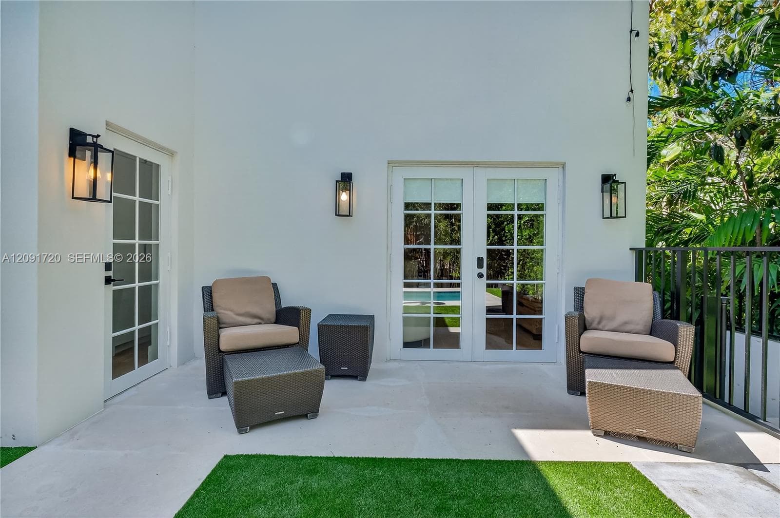 1109 Almeria Ave photo 44