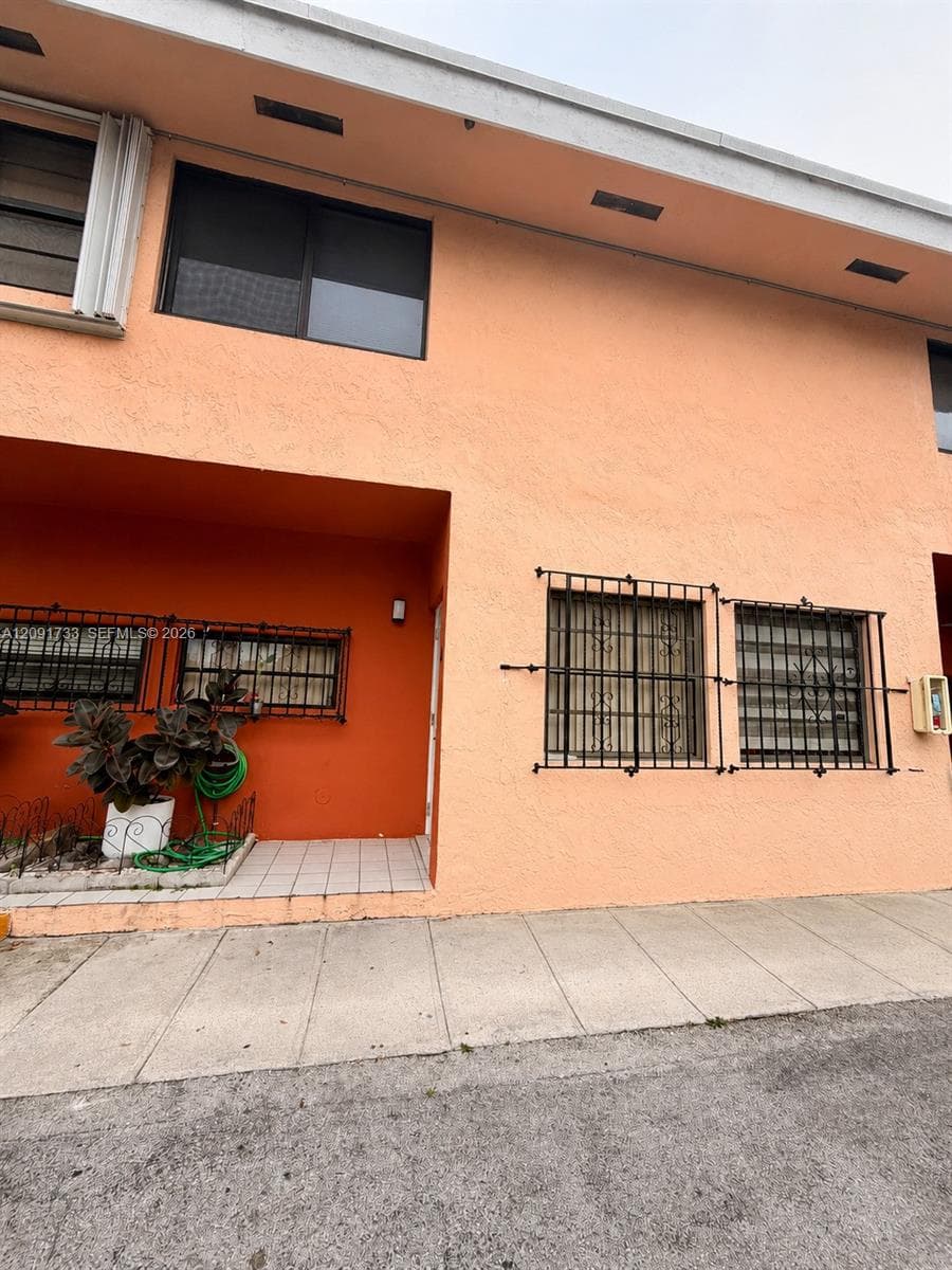 LAGUNA CONDO · #4 in Miami - Photo 23