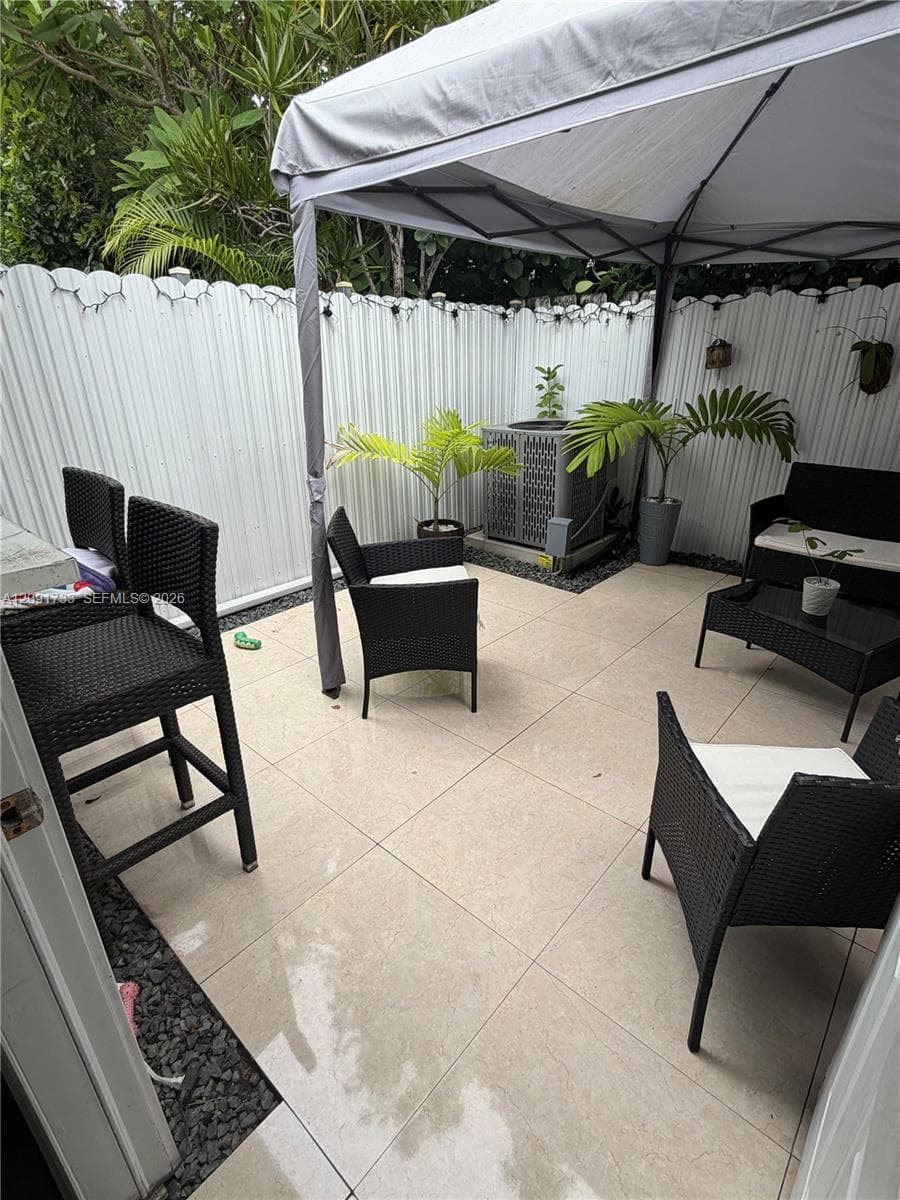 LAGUNA CONDO · #4 in Miami - Photo 22