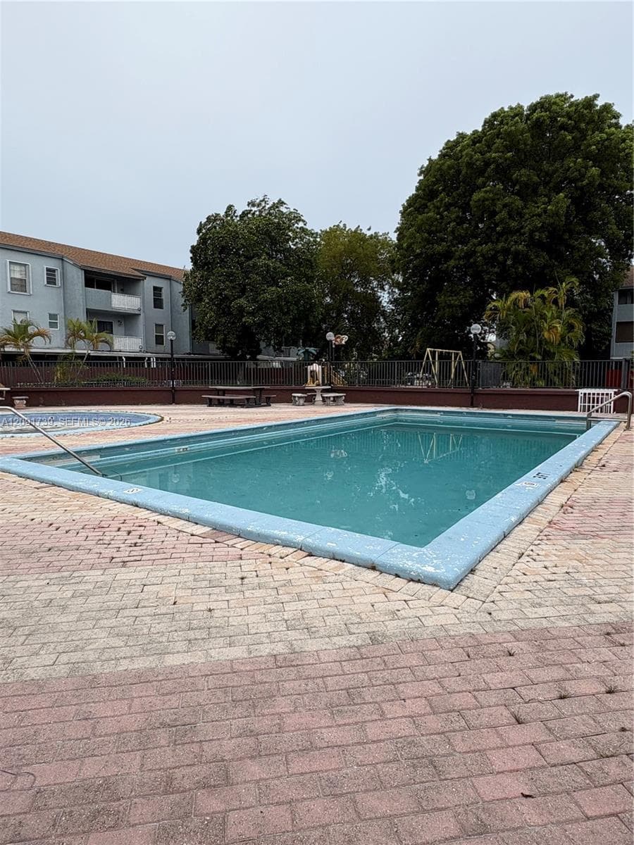 LOS SUENOS CONDO · #F202 in Hialeah - Photo 17