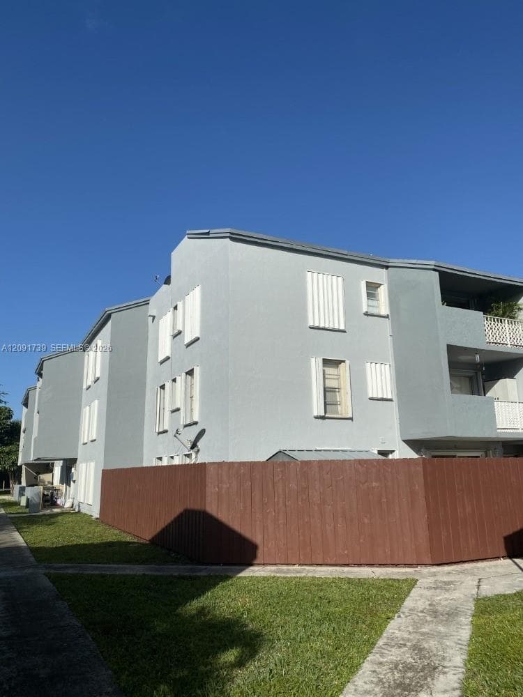 LOS SUENOS CONDO · #F202 in Hialeah - Photo 21