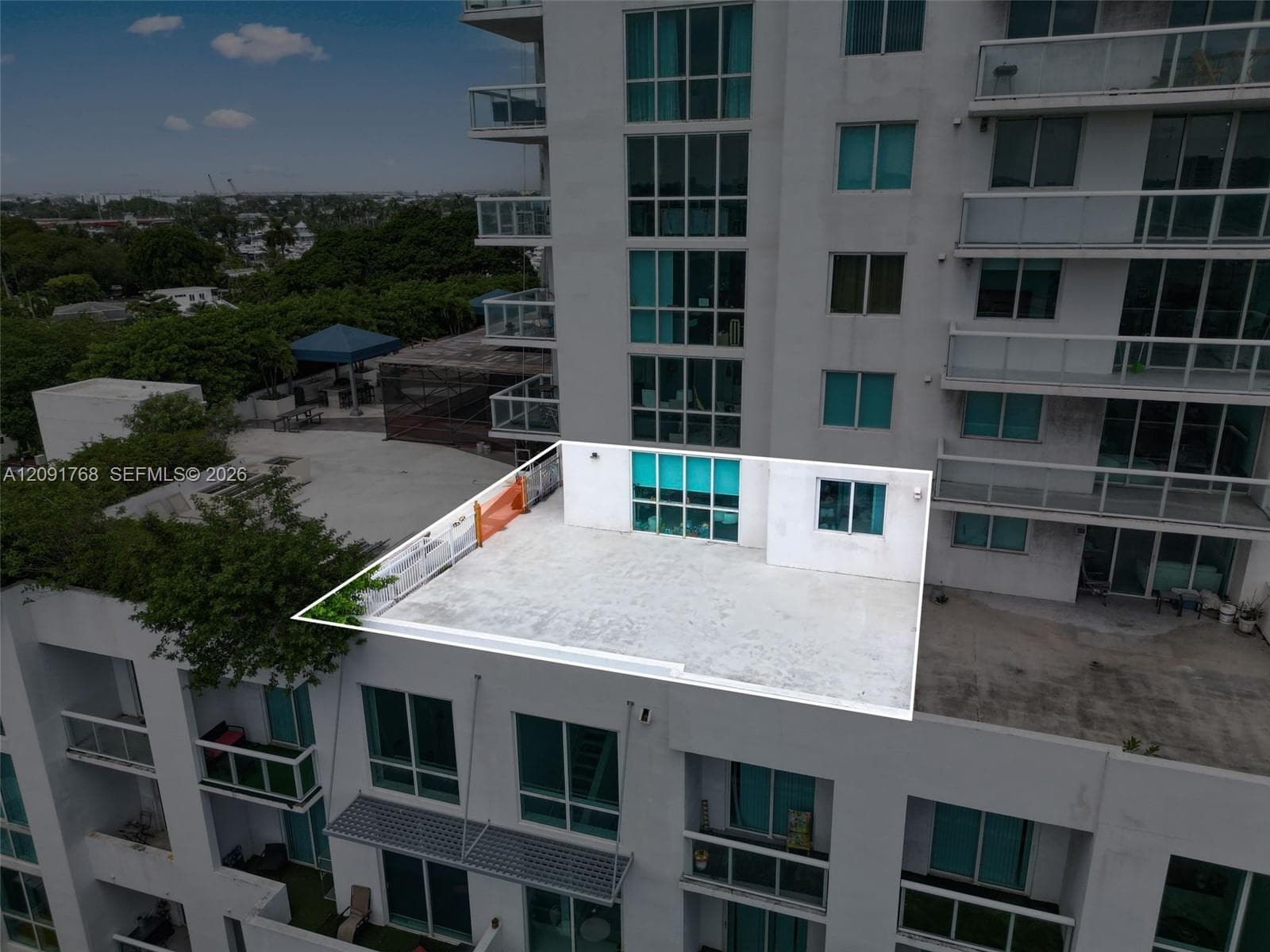 TERRAZAS RIVERPARK VILLAG · #703 in Miami - Photo 41