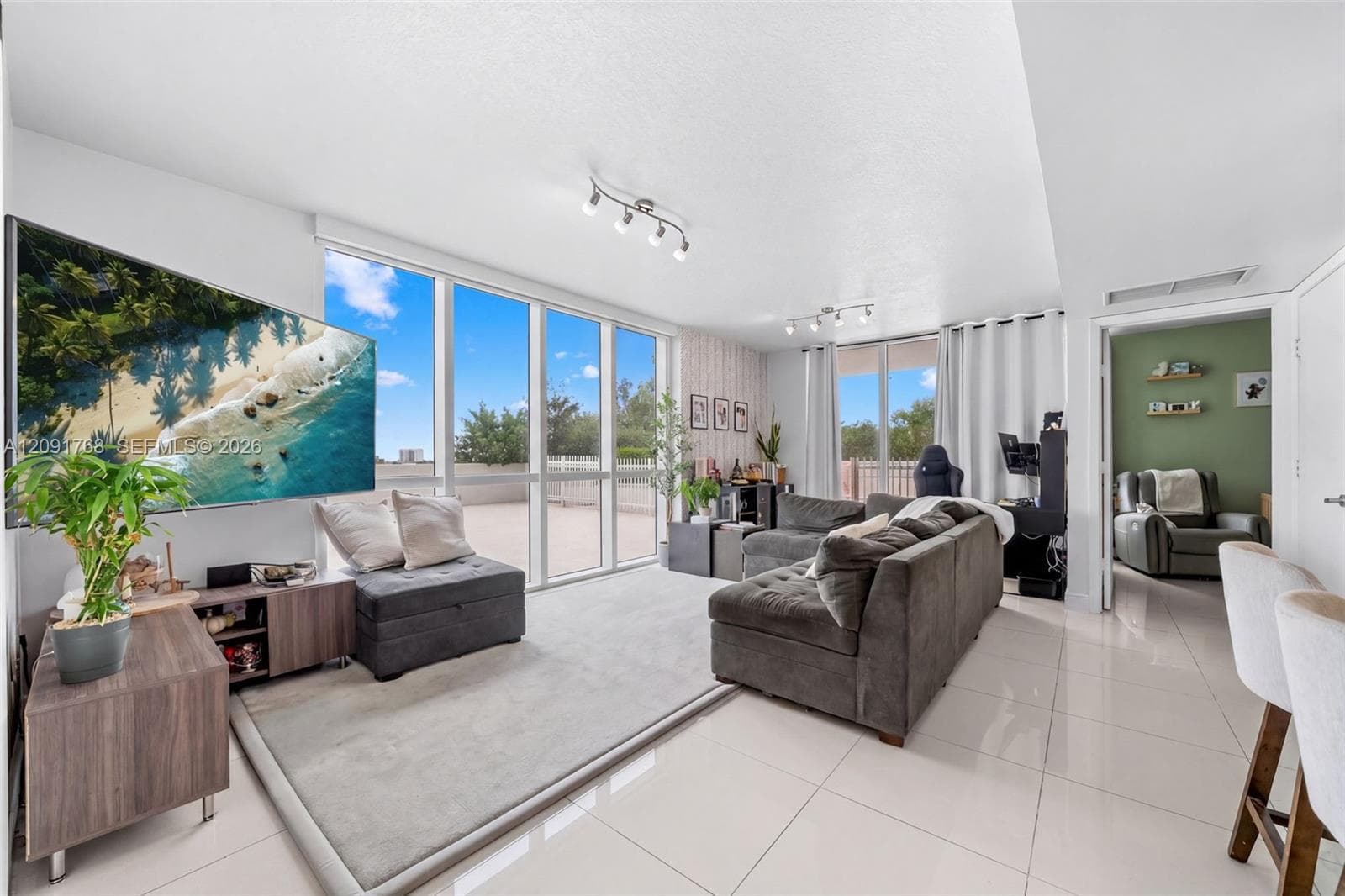 TERRAZAS RIVERPARK VILLAG · #703 in Miami - Photo 4