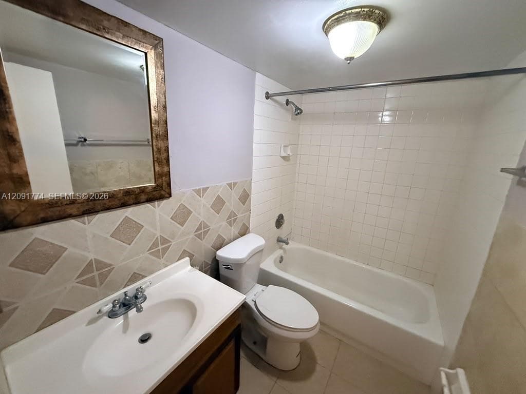 BARACOA CONDO · #407 in Hialeah - Photo 12