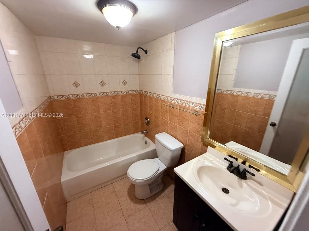 BARACOA CONDO · #407 in Hialeah - Photo 5