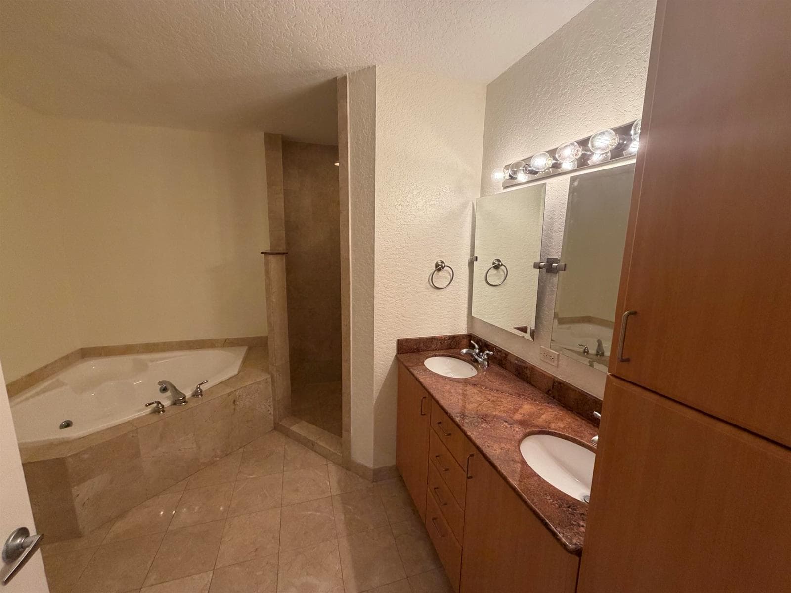 bath mstr