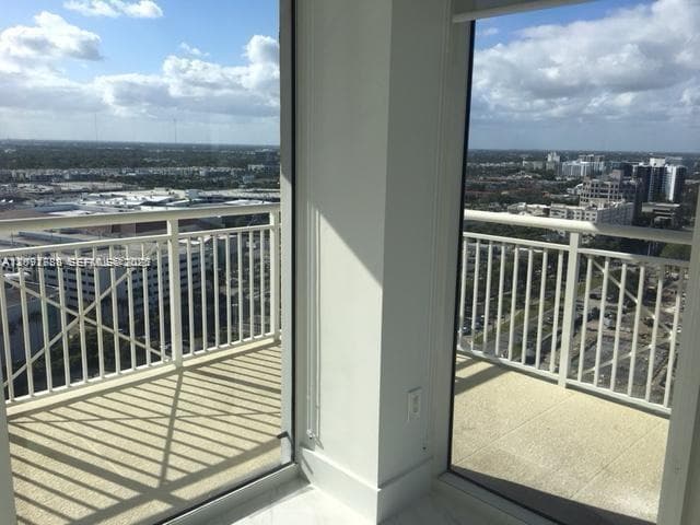 TURNBERRY ON THE GREEN CO · #2413 in Aventura - Photo 6