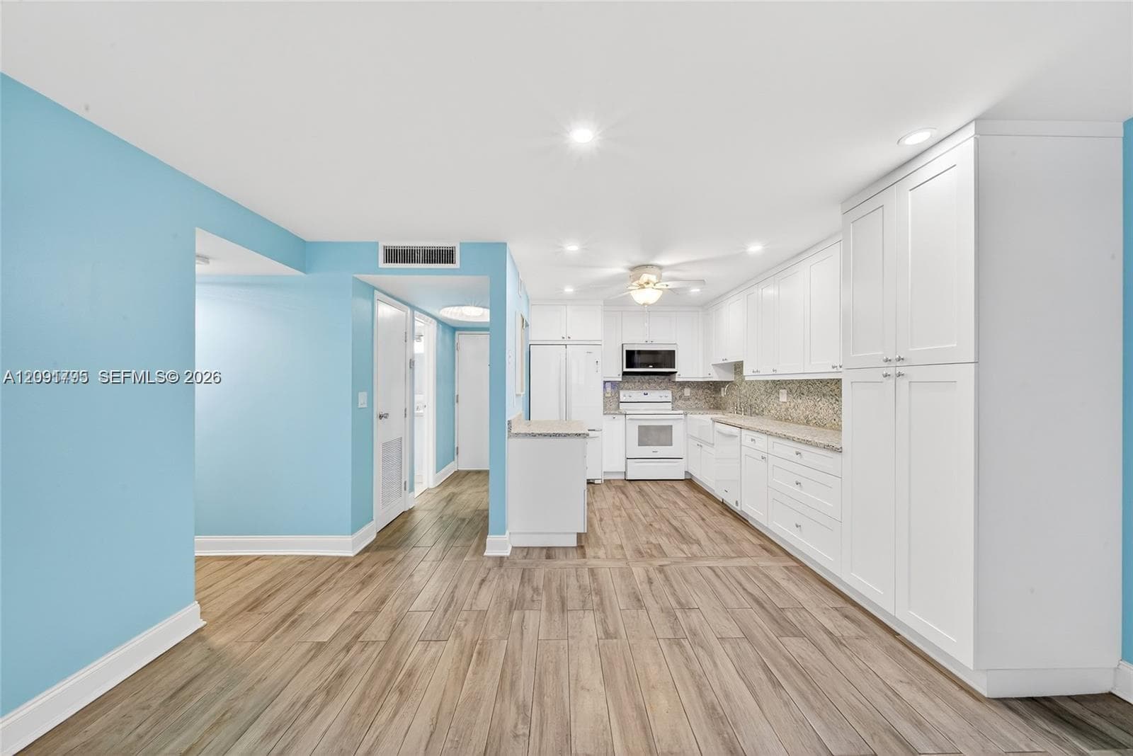 CATANIA CONDO · #2302 in Hollywood - Photo 10