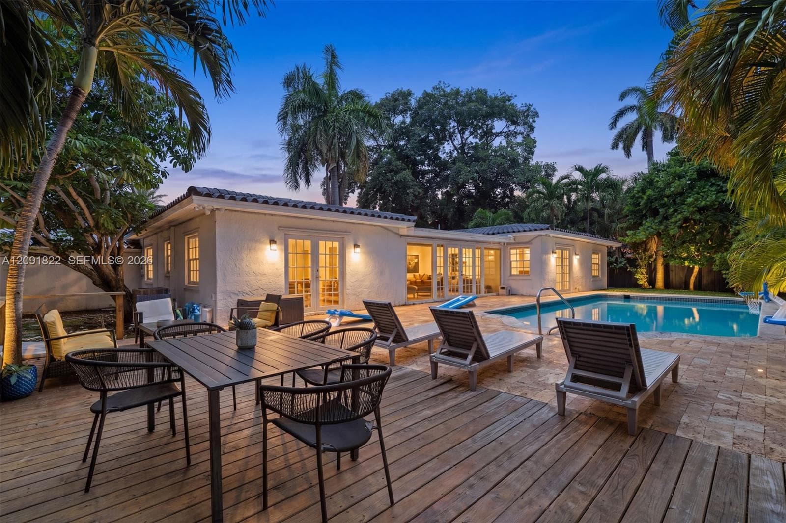 1308 Seabreeze Blvd photo 3