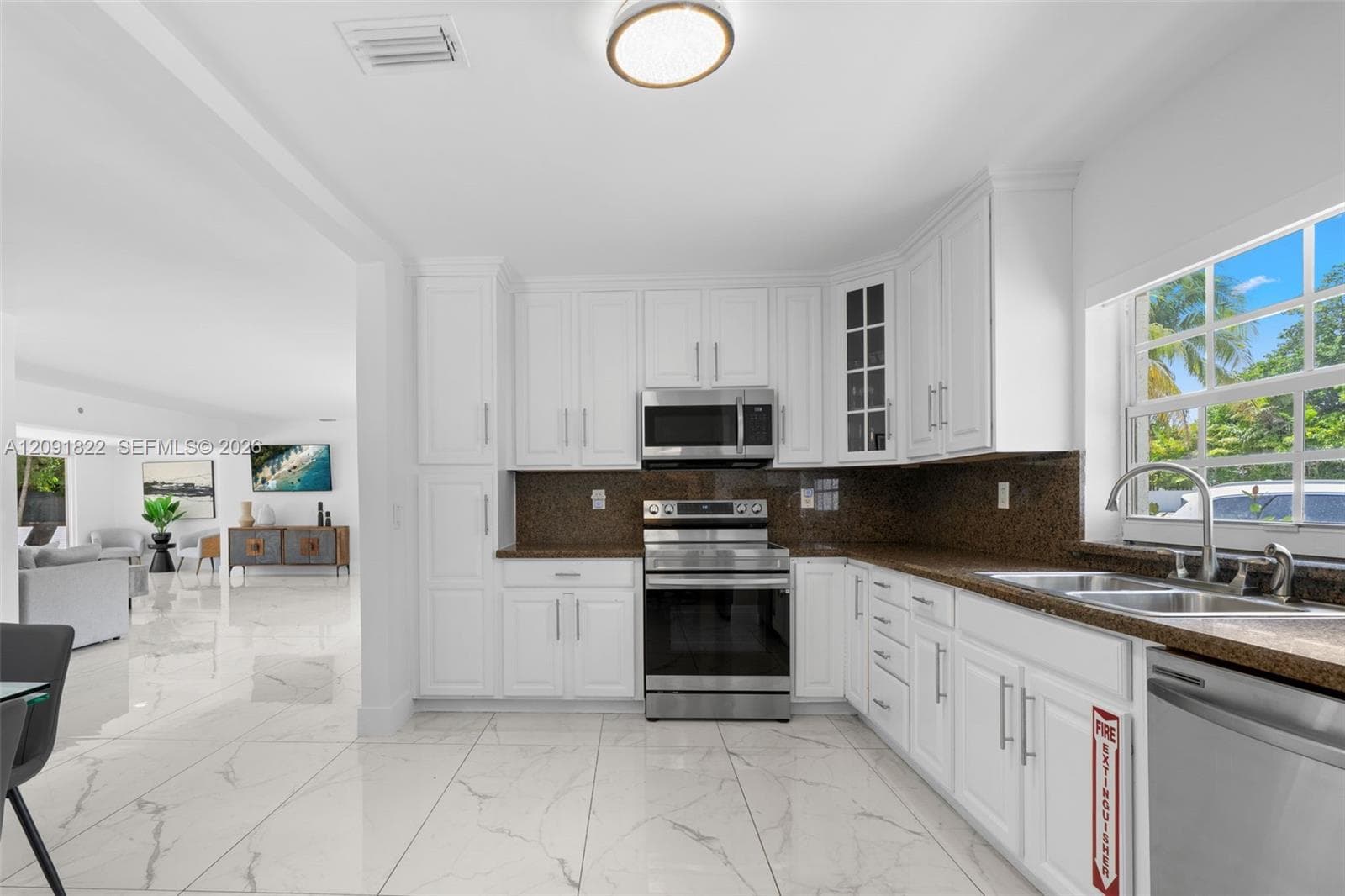 1308 Seabreeze Blvd photo 8