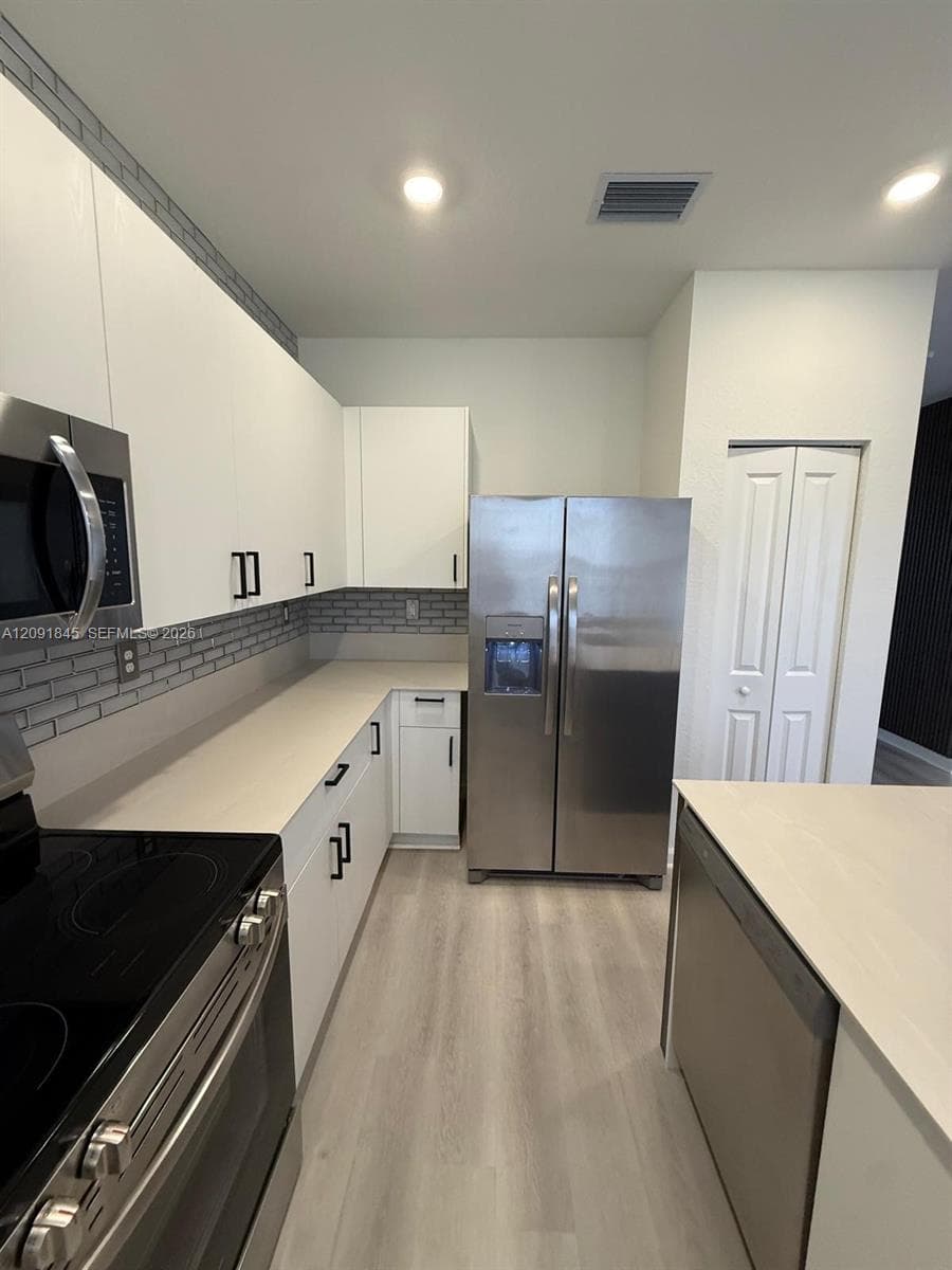 2661 SE 24th Ct photo 14