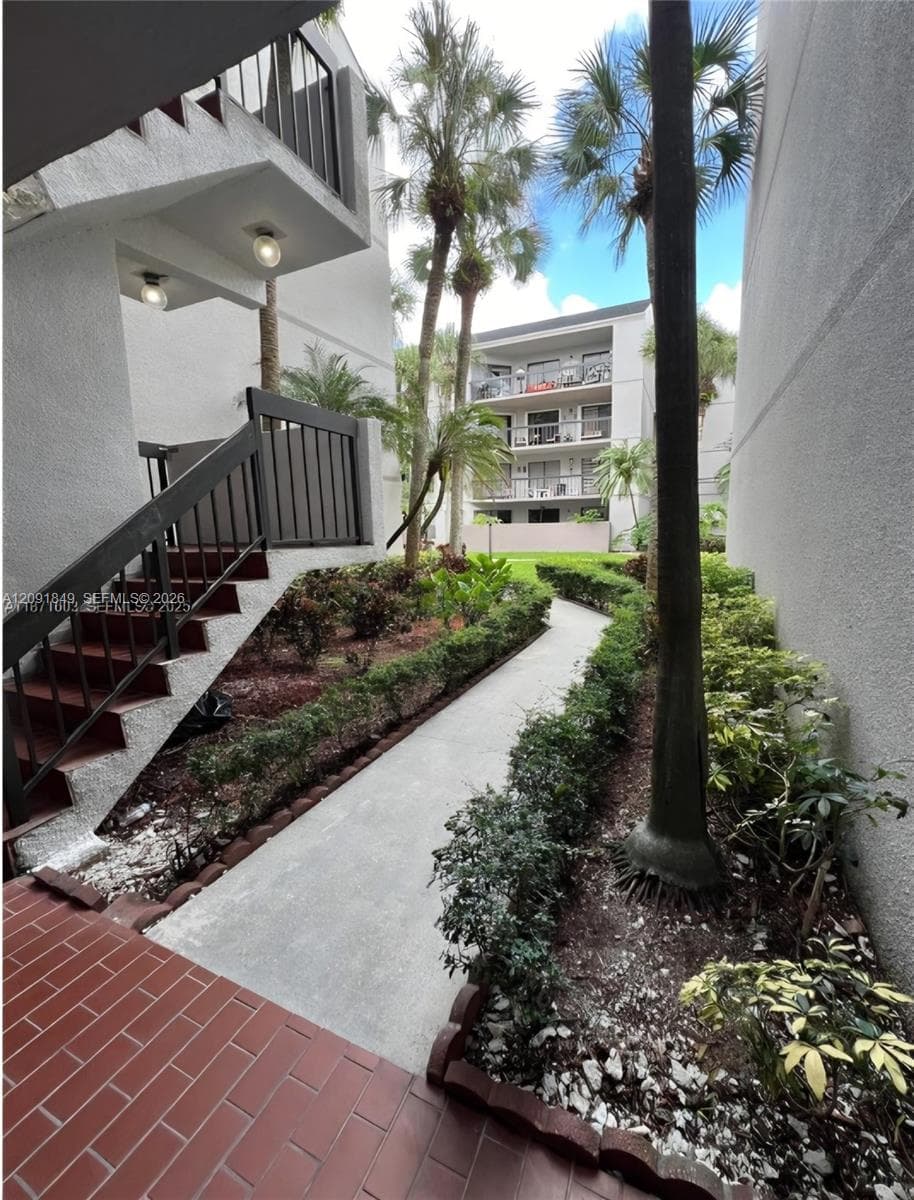 CALUSA CLUB VILG BLDG D N · #103DN in Miami - Photo 1