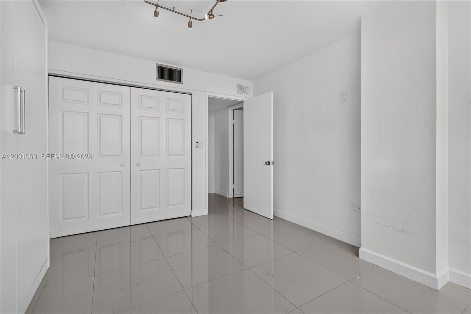 BURLEIGH HOUSE CONDOMINIU · #805 in Miami Beach - Photo 31
