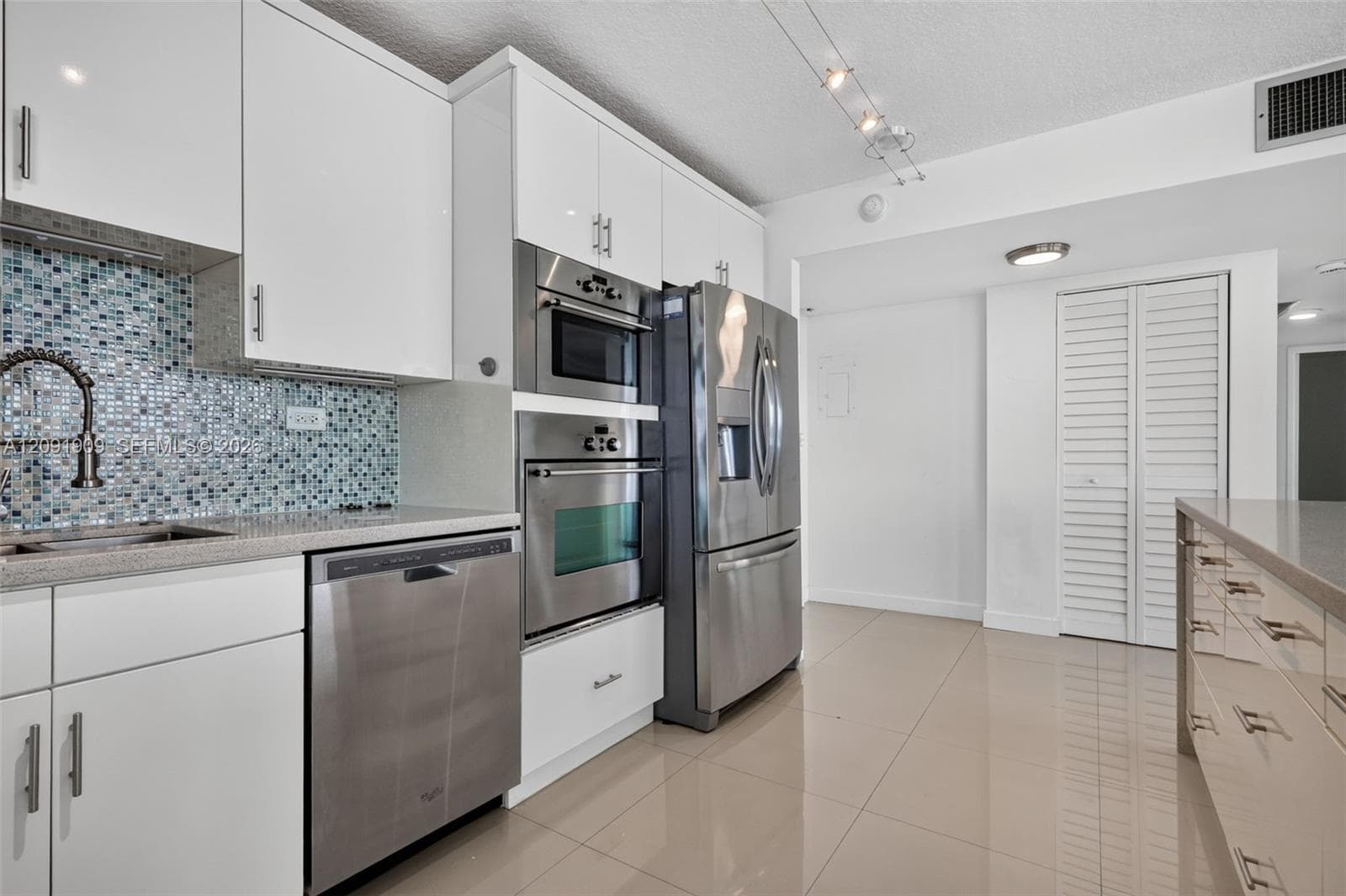 BURLEIGH HOUSE CONDOMINIU · #805 in Miami Beach - Photo 8