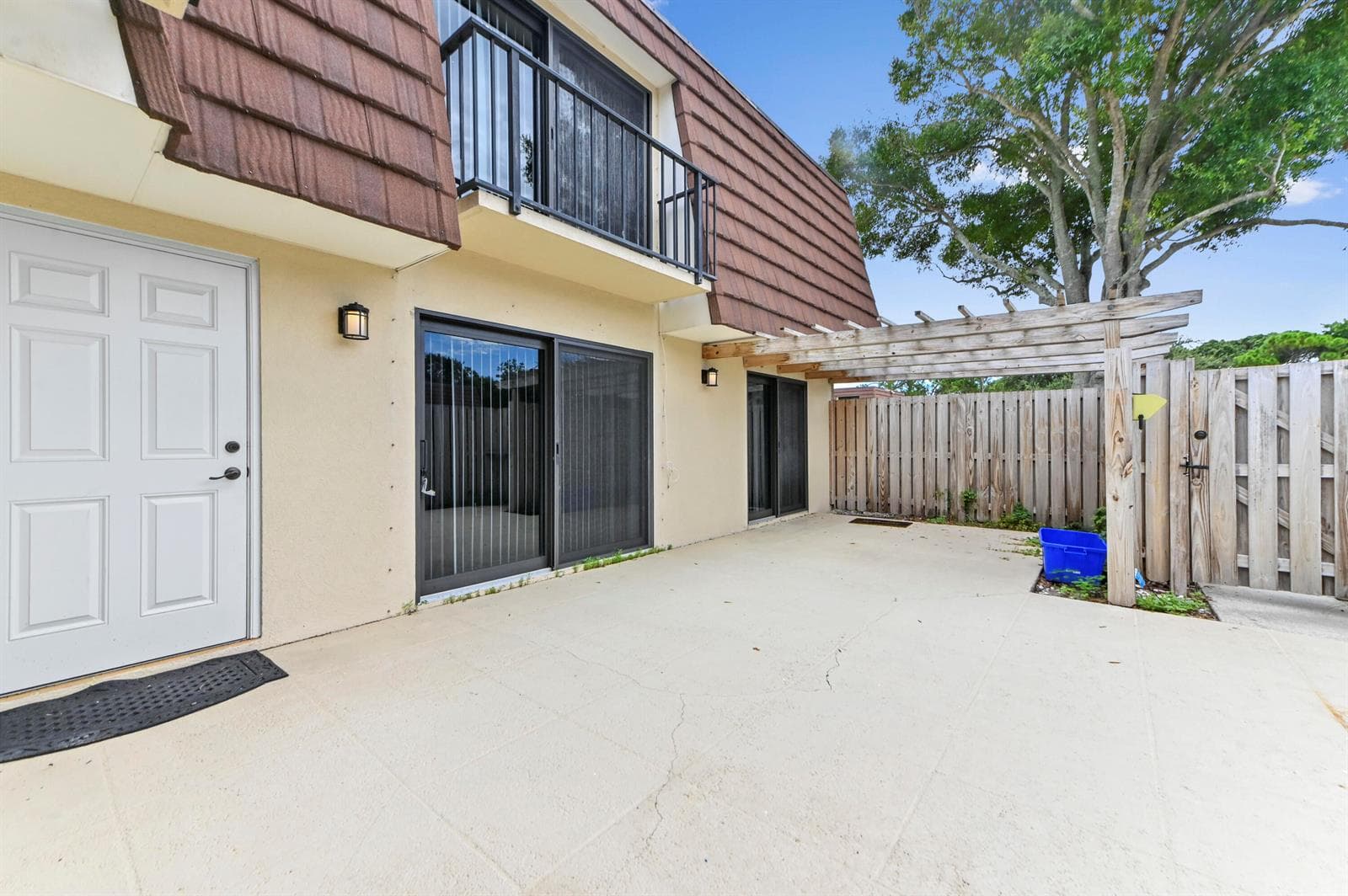 03 patio 02