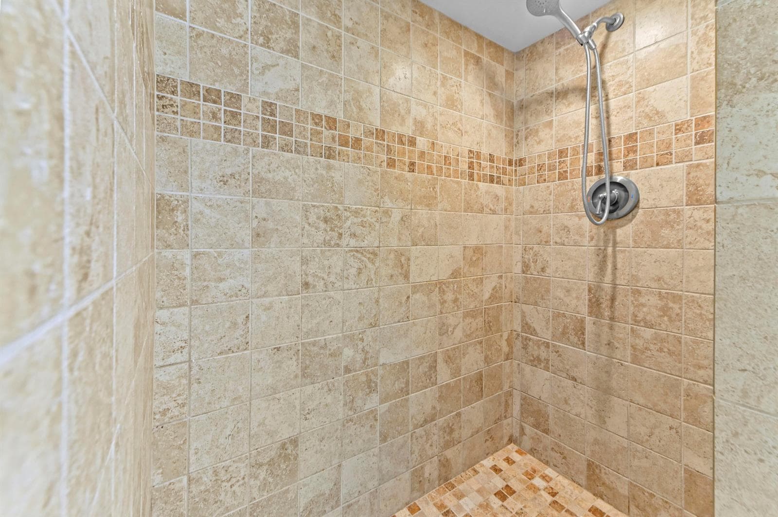 22 Bathroom 03