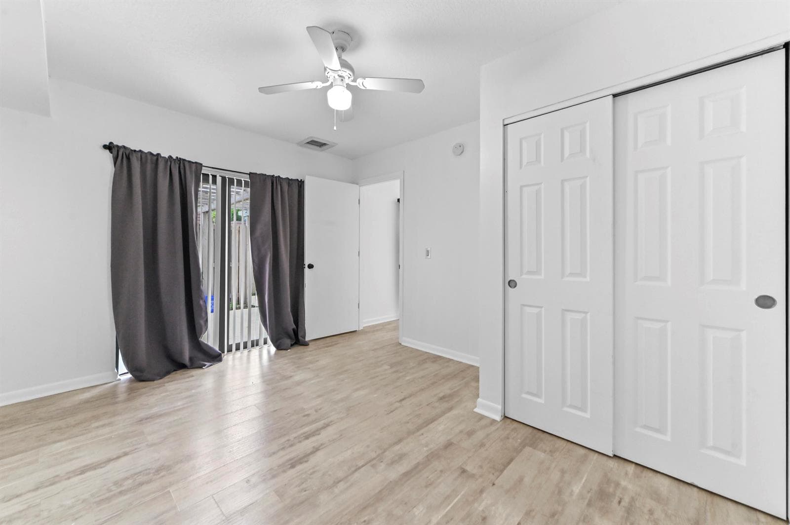 08 Bedroom 02
