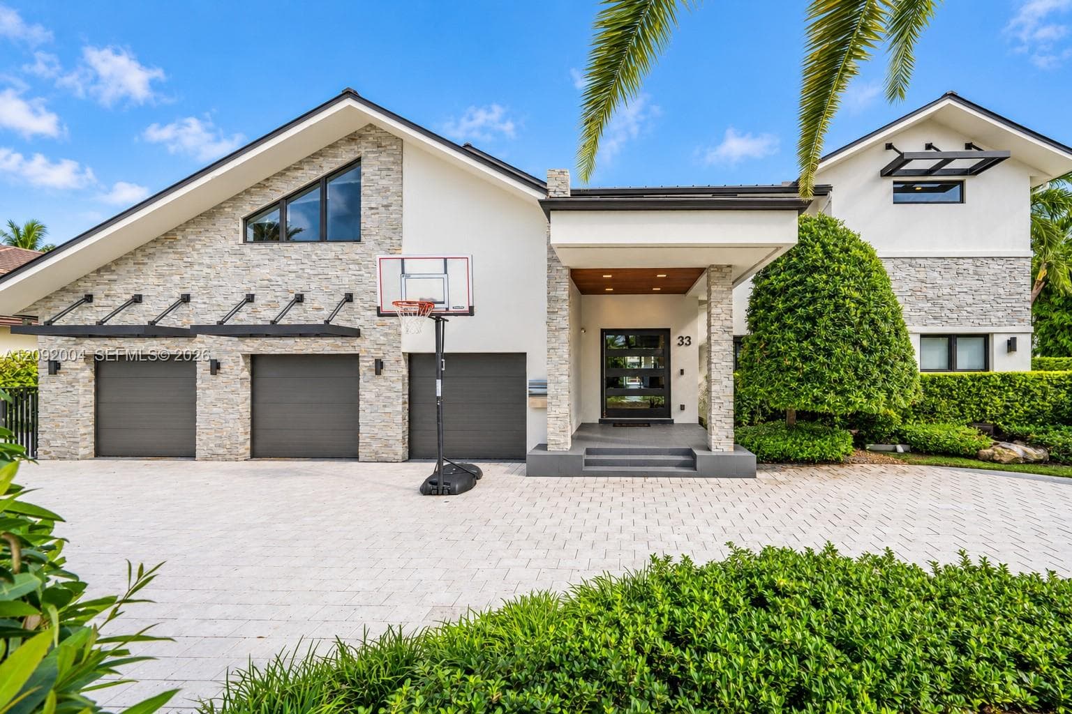 33 Pelican Dr photo 1