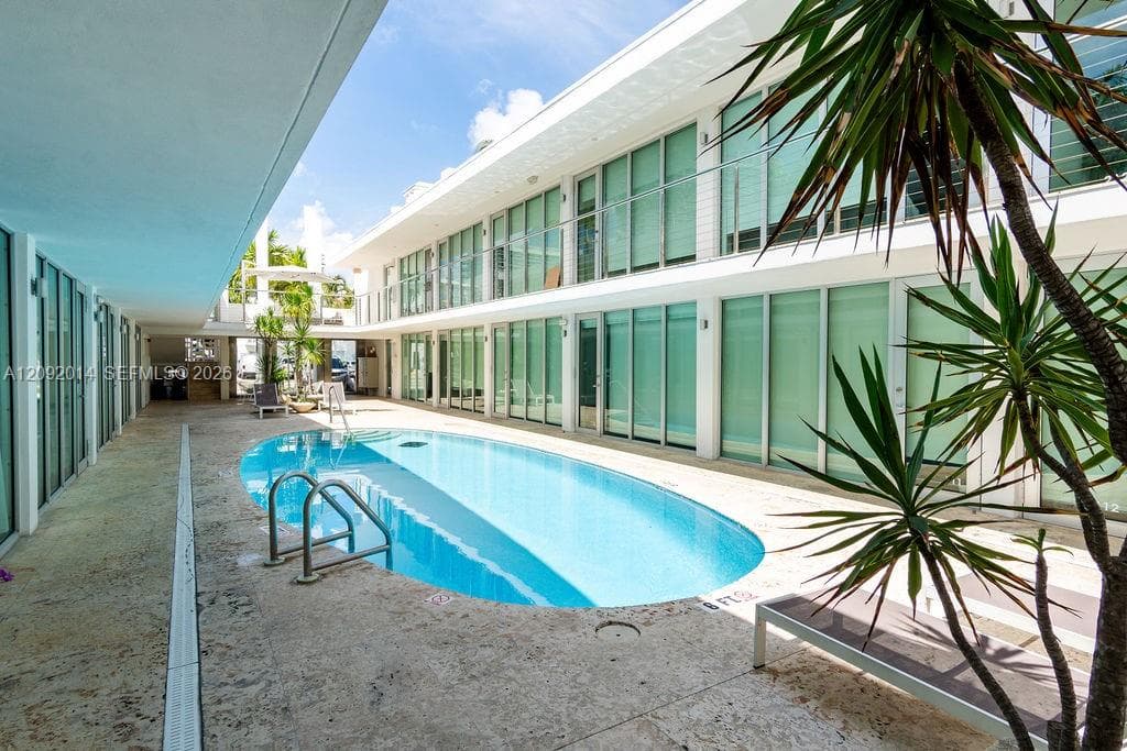 FONTANA CONDO · #209 in Miami Beach - Photo 27