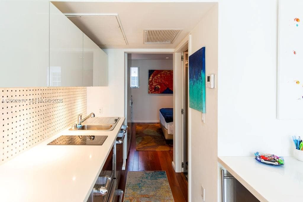 FONTANA CONDO · #209 in Miami Beach - Photo 16
