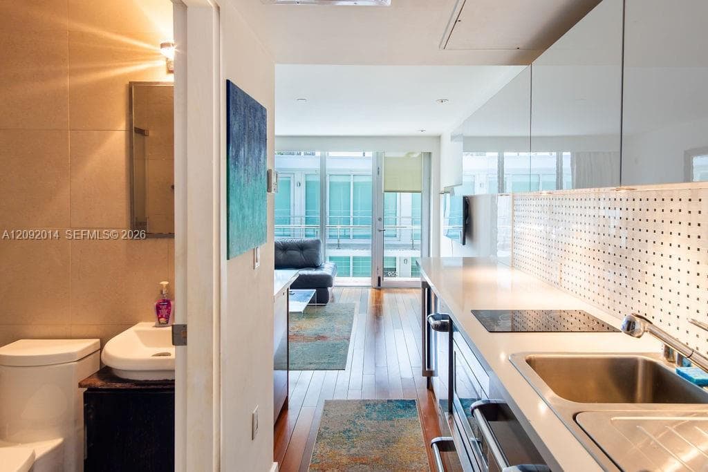FONTANA CONDO · #209 in Miami Beach - Photo 12