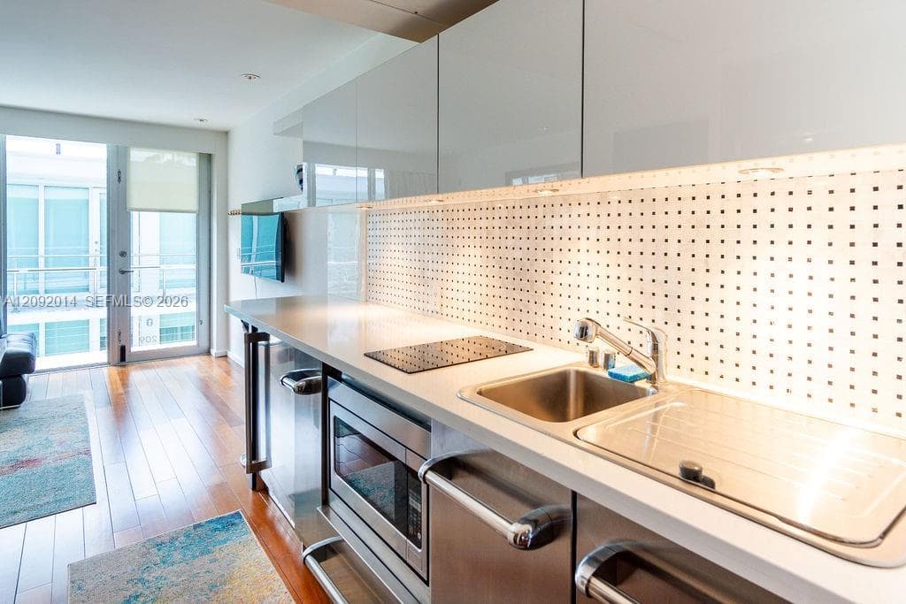 FONTANA CONDO · #209 in Miami Beach - Photo 3