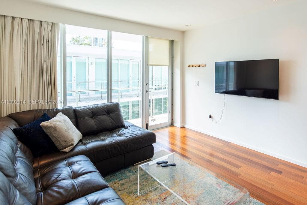 FONTANA CONDO · #209 in Miami Beach - Photo 9