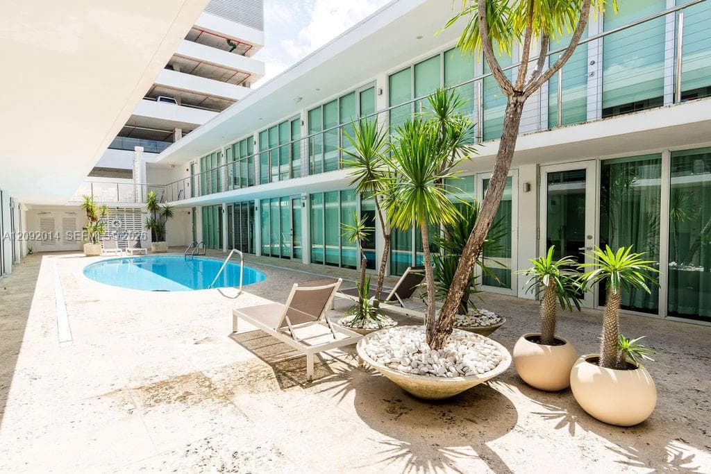 FONTANA CONDO · #209 in Miami Beach - Photo 25
