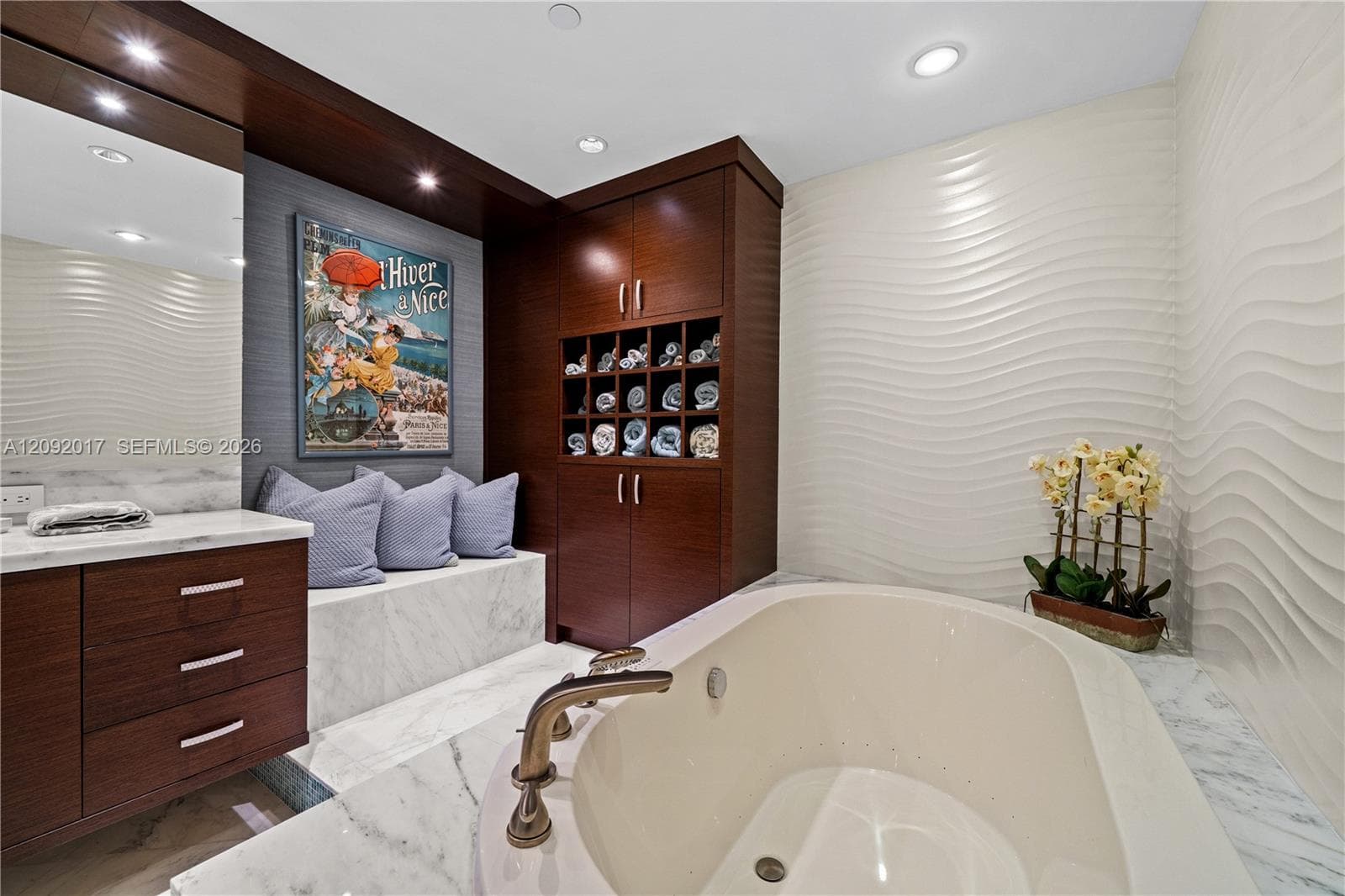 Bal Harbour Tower · #9J in Bal Harbour - Photo 36