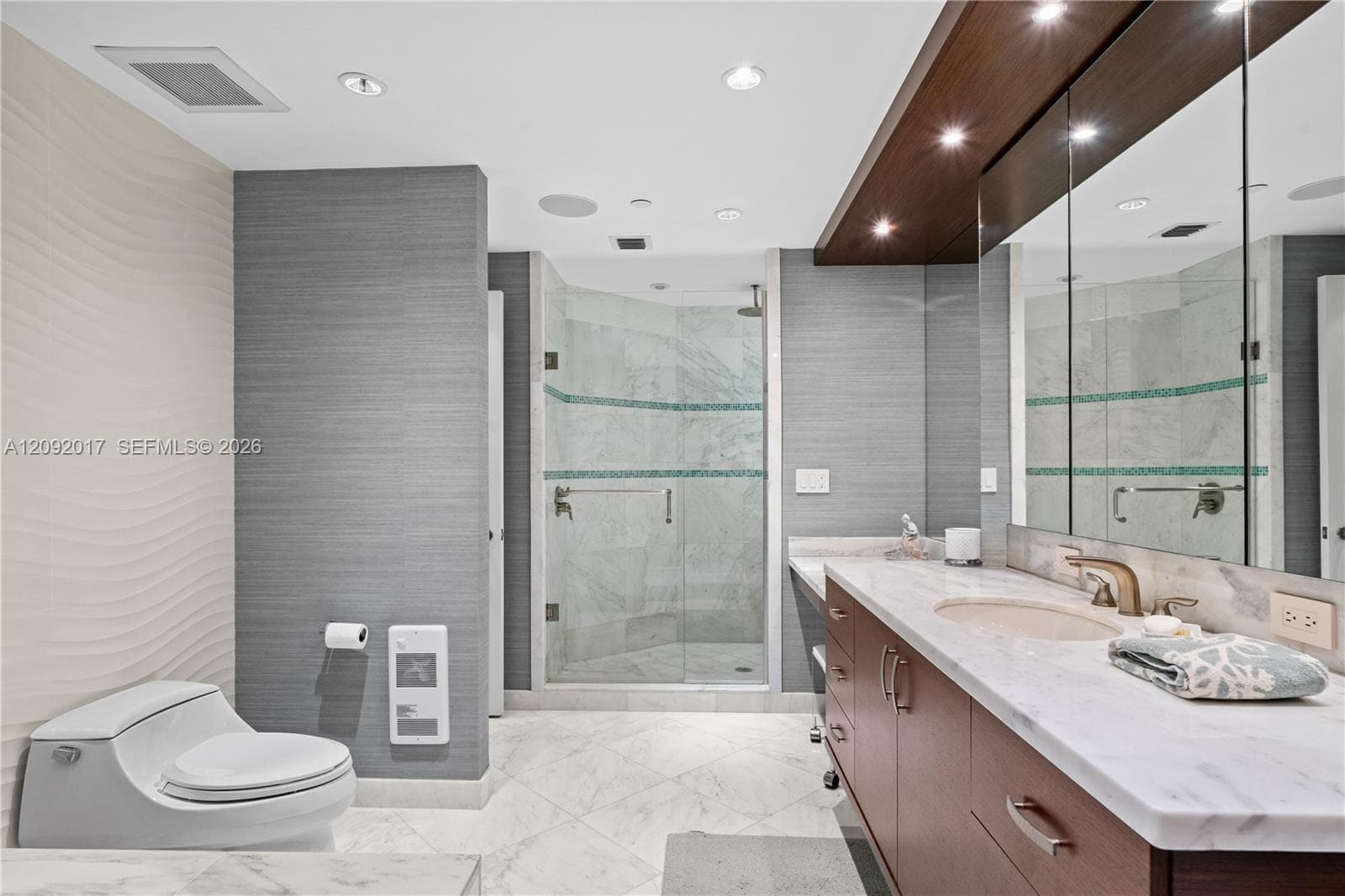 Bal Harbour Tower · #9J in Bal Harbour - Photo 38