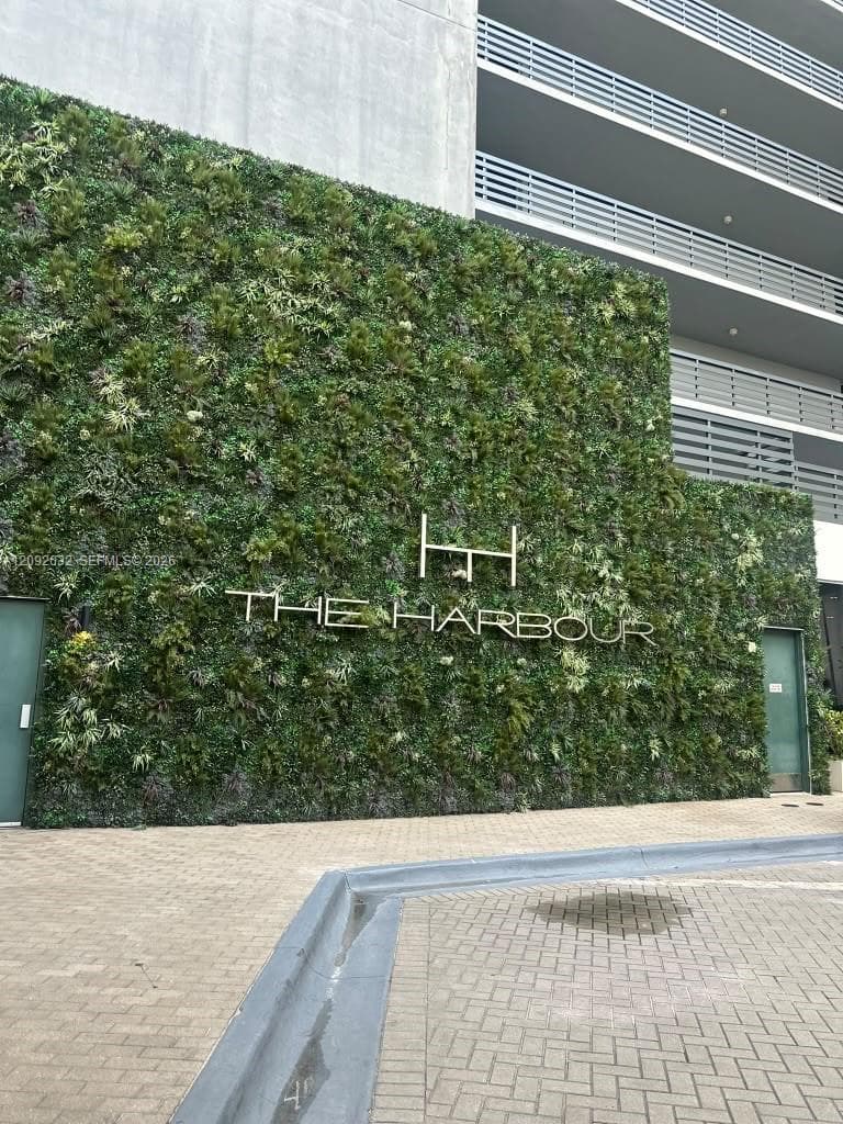 THE HARBOUR NORTH CONDO · #2606 in North Miami Beach - Photo 2